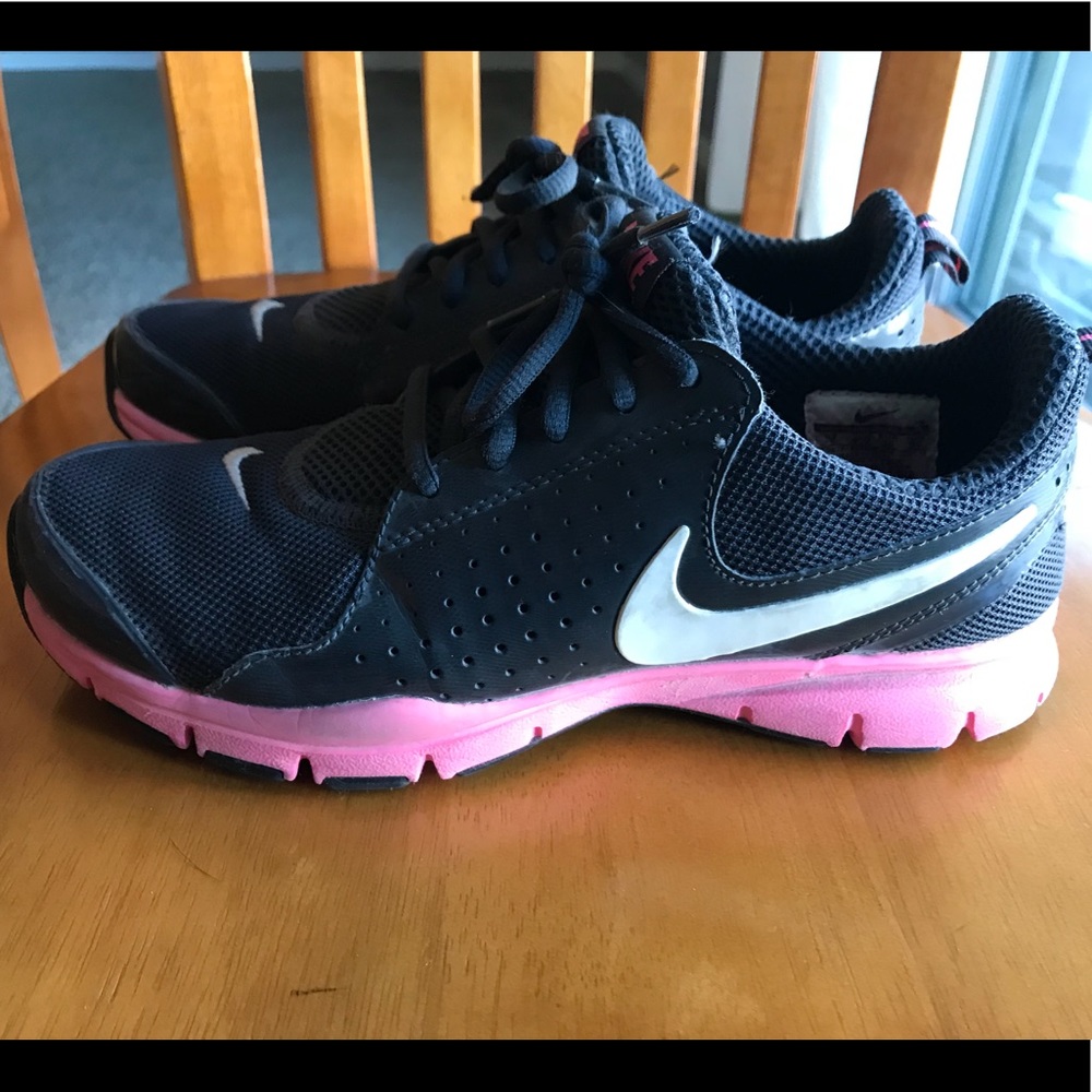 Nike Tennis Shoes